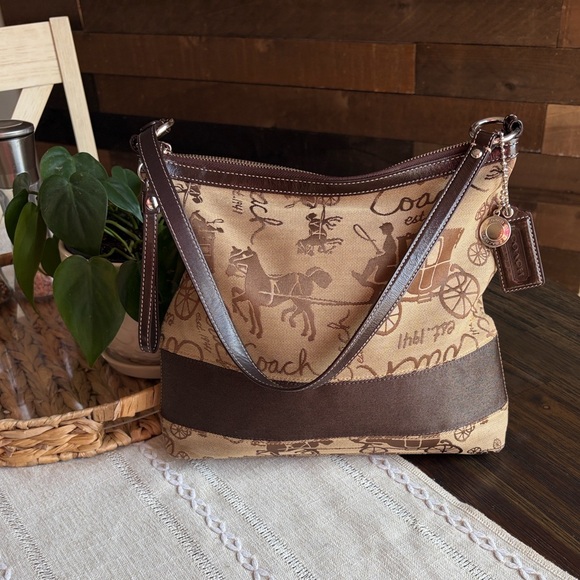 Coach Handbags - Coach Rare Vintage Horse and Carriage Signature Shoulder Bag LIKE NEW!!